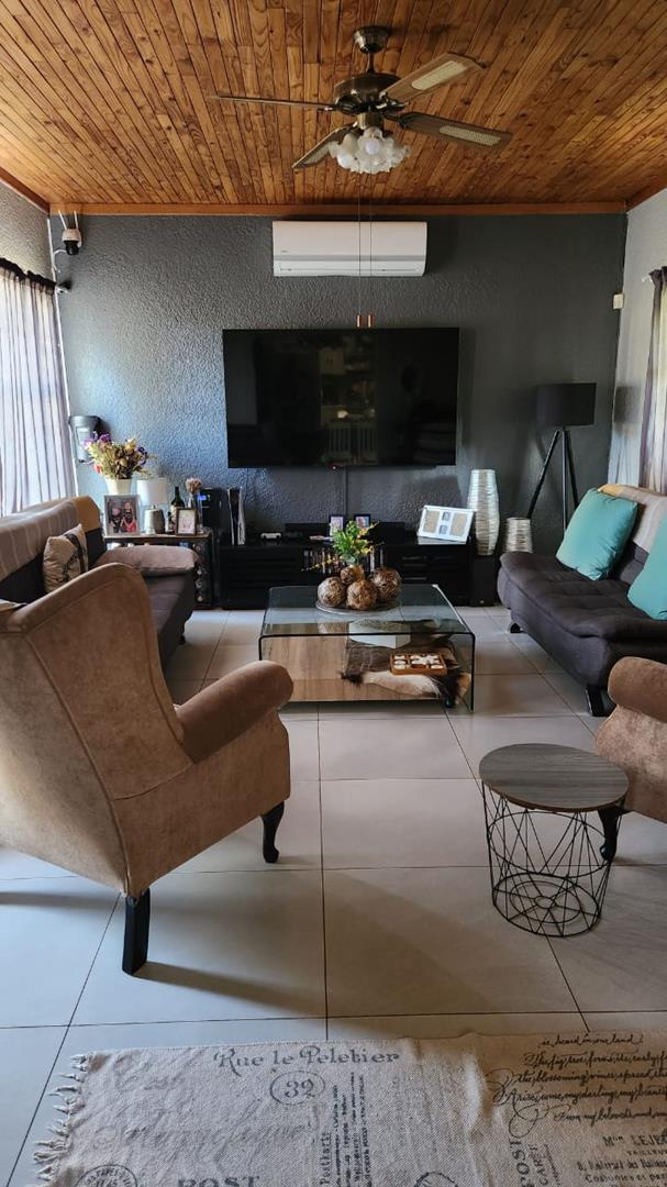 4 Bedroom Property for Sale in Carters Glen Northern Cape